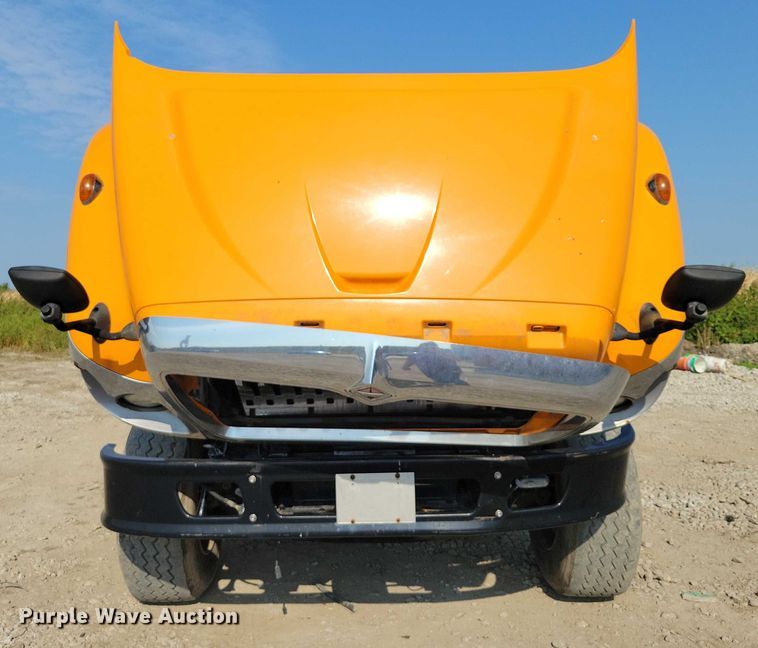 image for item DZ6545 2009 International  7600 Work Star truck cab and chassis