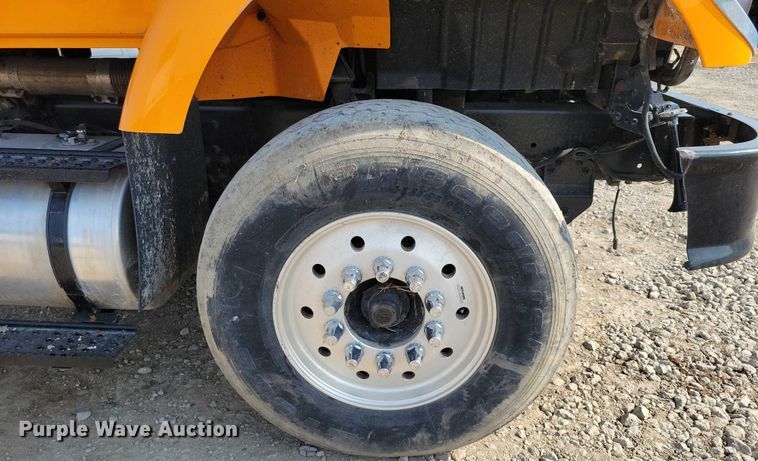 image for item DZ6545 2009 International  7600 Work Star truck cab and chassis