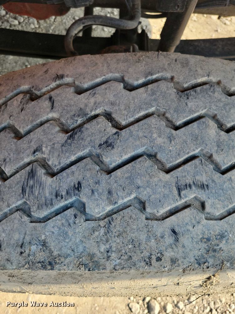 image for item DZ6545 2009 International  7600 Work Star truck cab and chassis