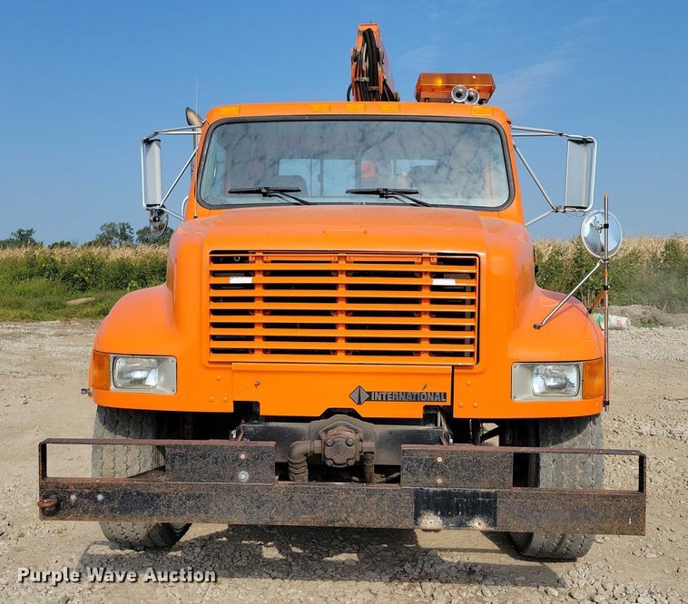 image for item DZ6546 2001 International  4700 bucket truck