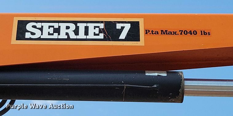 image for item DZ6546 2001 International  4700 bucket truck