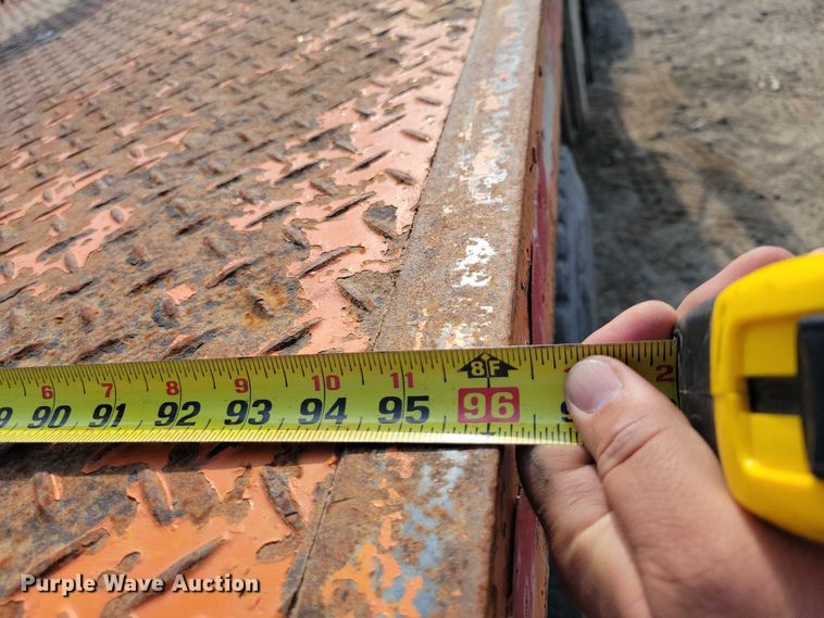 image for item DZ6546 2001 International  4700 bucket truck