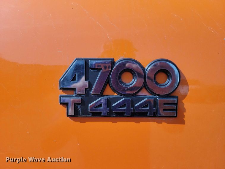 image for item DZ6546 2001 International  4700 bucket truck