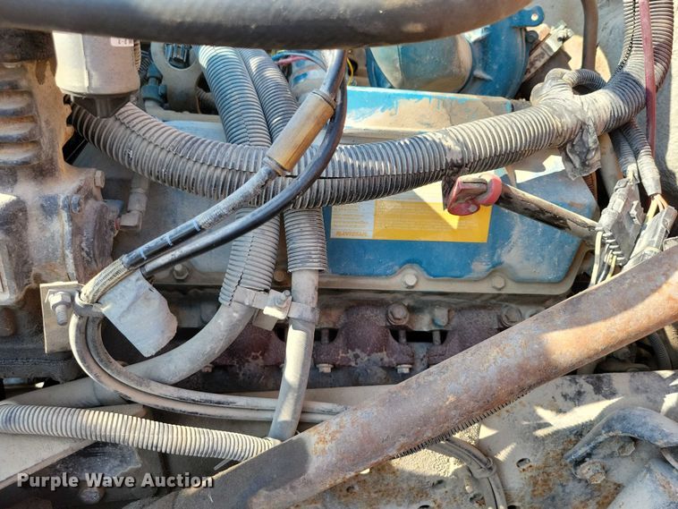 image for item DZ6546 2001 International  4700 bucket truck