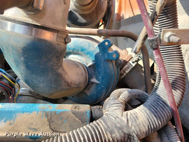 image for item DZ6546 2001 International  4700 bucket truck