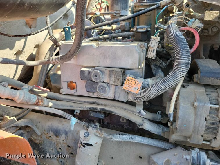 image for item DZ6546 2001 International  4700 bucket truck