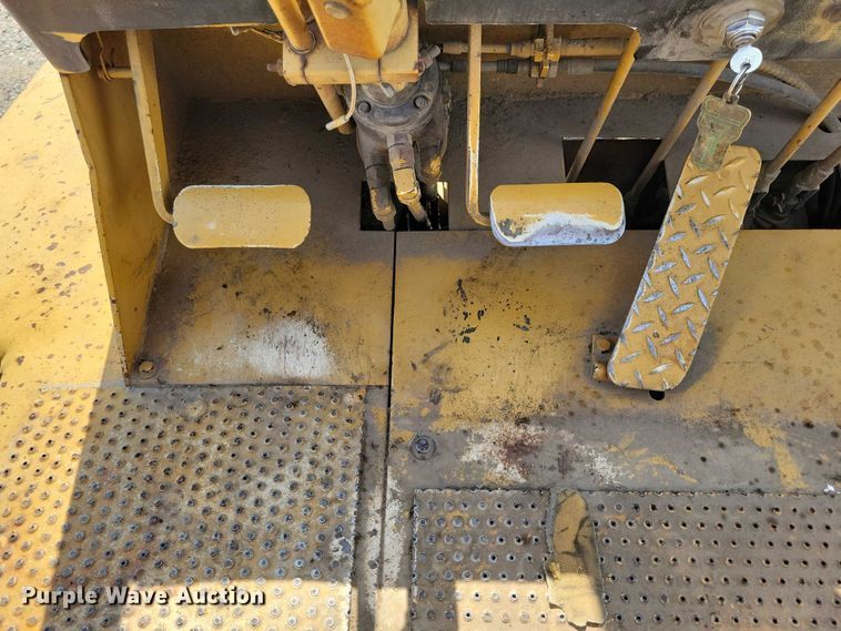 image for item DZ6547 Caterpillar  Towmotor V225 forklift