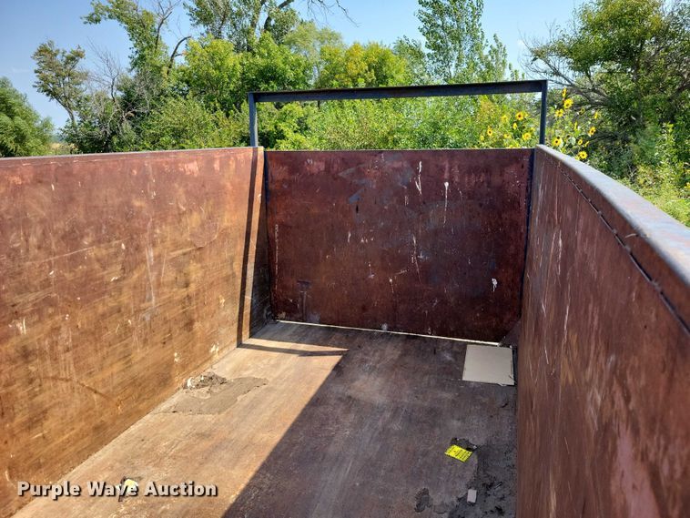 image for item DZ6551 Roll-off dumpster