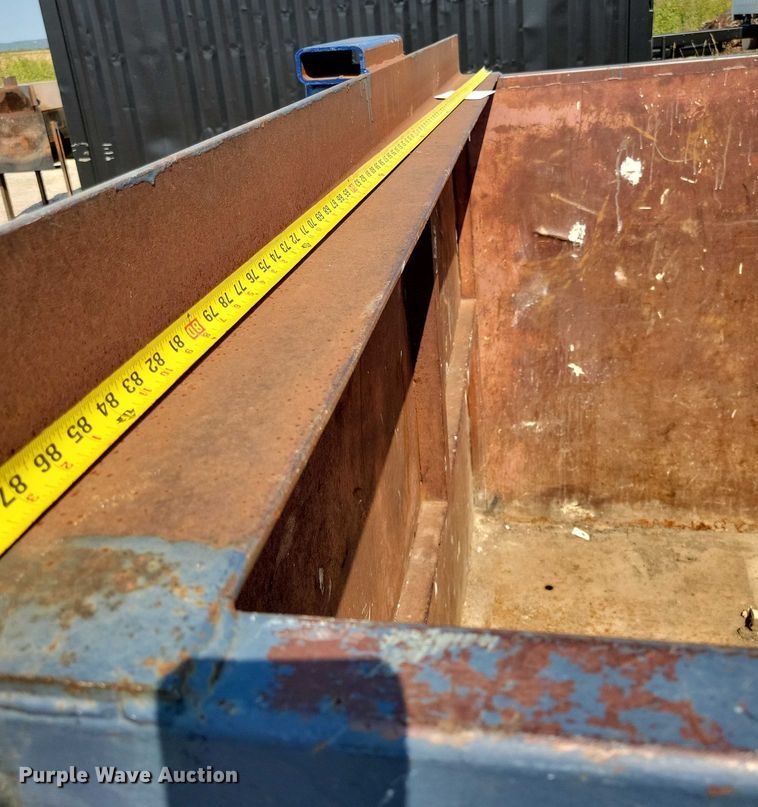 image for item DZ6551 Roll-off dumpster