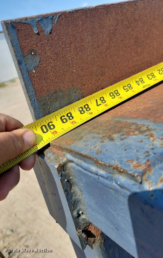 image for item DZ6551 Roll-off dumpster