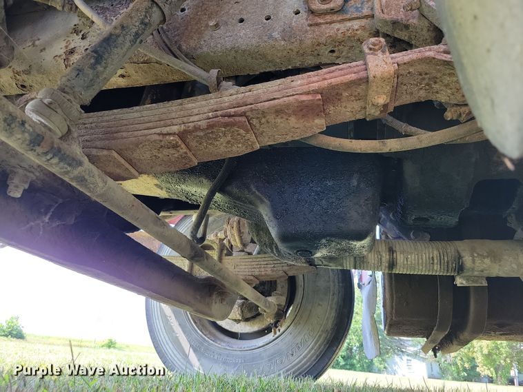 image for item DZ6561 1995 International  4900 hook lift truck