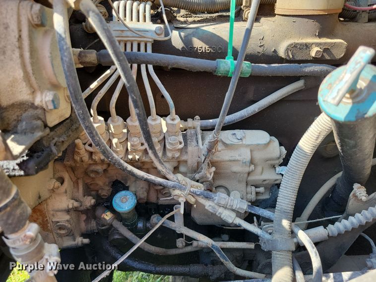 image for item DZ6561 1995 International  4900 hook lift truck