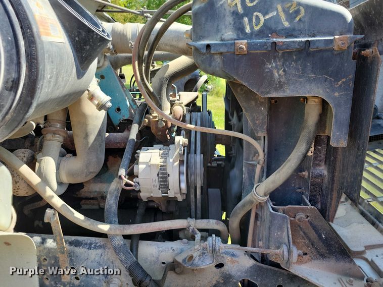 image for item DZ6562 1992 International  4900 hook lift truck