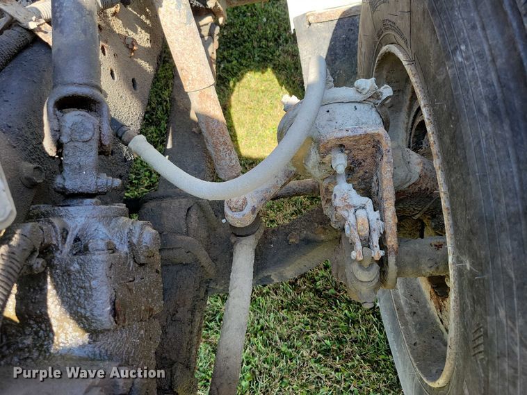 image for item DZ6562 1992 International  4900 hook lift truck