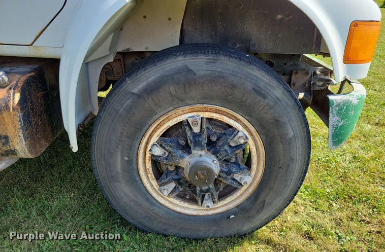 image for item DZ6562 1992 International  4900 hook lift truck