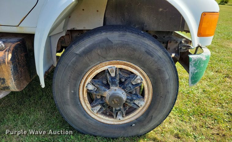 image for item DZ6562 1992 International  4900 hook lift truck