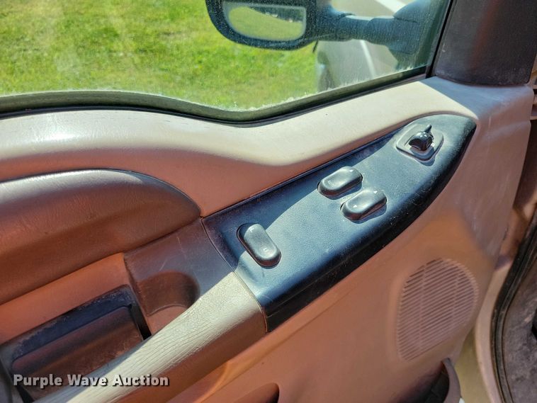 image for item DZ6563 1999 Ford F250 SuperCab pickup truck