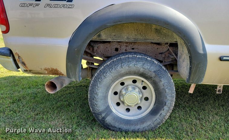 image for item DZ6563 1999 Ford F250 SuperCab pickup truck