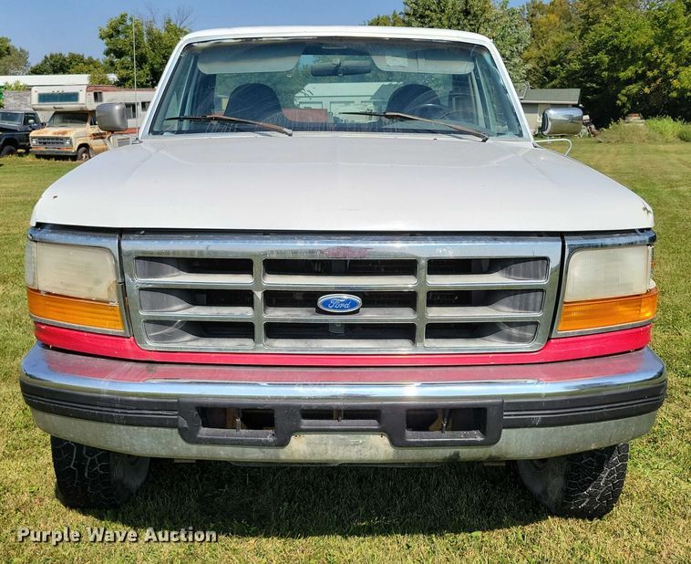 image for item DZ6564 1996 Ford F250 pickup truck