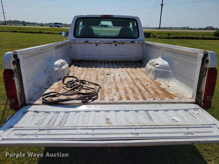 image for item DZ6564 1996 Ford F250 pickup truck