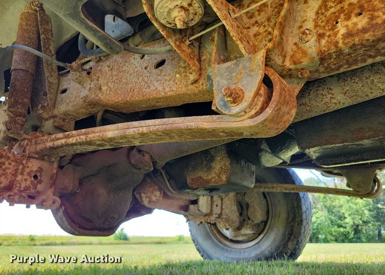 image for item DZ6564 1996 Ford F250 pickup truck