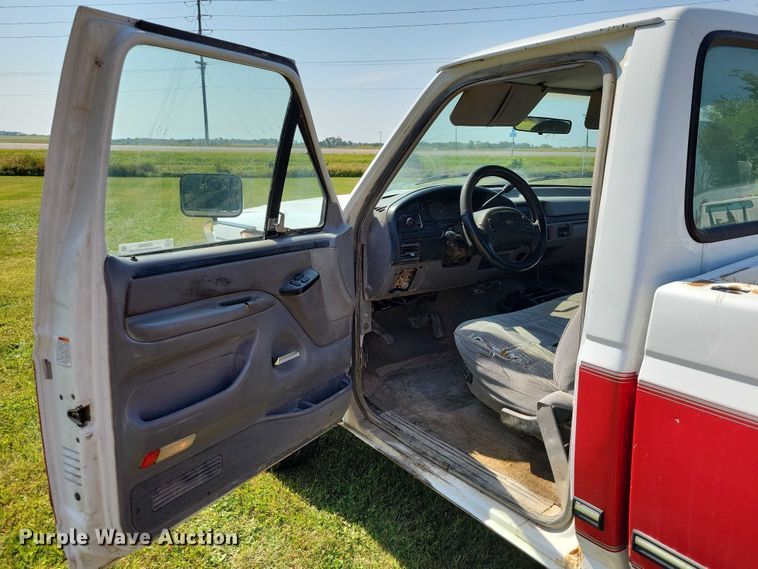 image for item DZ6564 1996 Ford F250 pickup truck