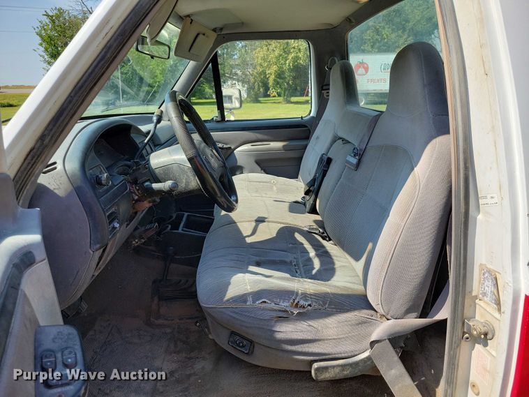 image for item DZ6564 1996 Ford F250 pickup truck