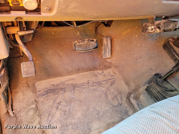 image for item DZ6564 1996 Ford F250 pickup truck