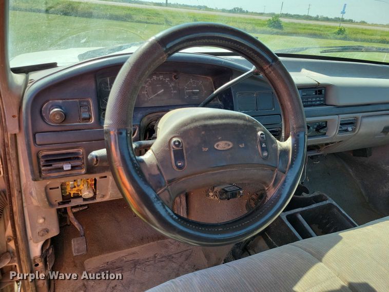 image for item DZ6564 1996 Ford F250 pickup truck