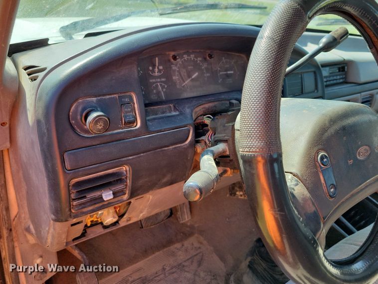 image for item DZ6564 1996 Ford F250 pickup truck