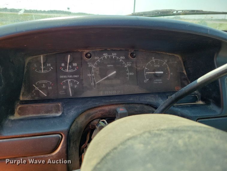 image for item DZ6564 1996 Ford F250 pickup truck