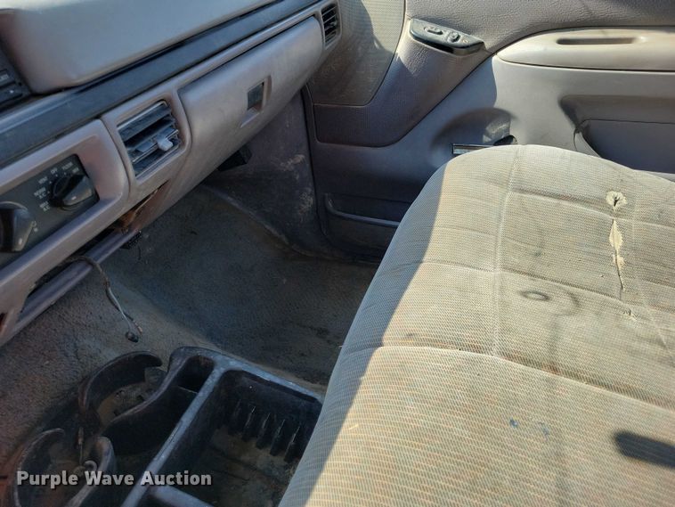 image for item DZ6564 1996 Ford F250 pickup truck