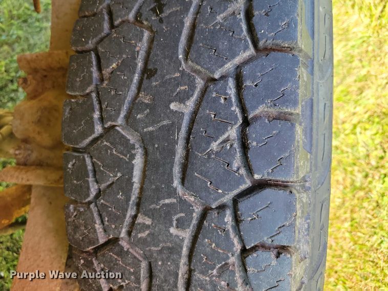 image for item DZ6564 1996 Ford F250 pickup truck