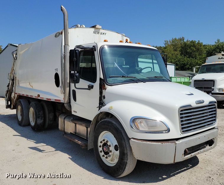 image for item DZ6566 2007 Freightliner  M2 Business Class refuse truck