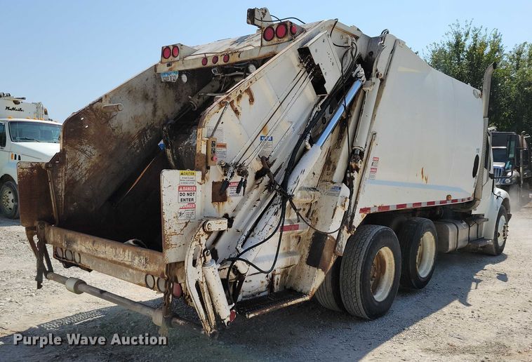 image for item DZ6566 2007 Freightliner  M2 Business Class refuse truck