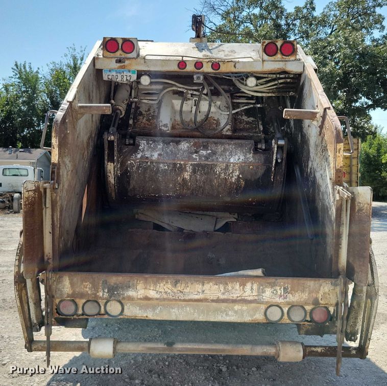 image for item DZ6566 2007 Freightliner  M2 Business Class refuse truck