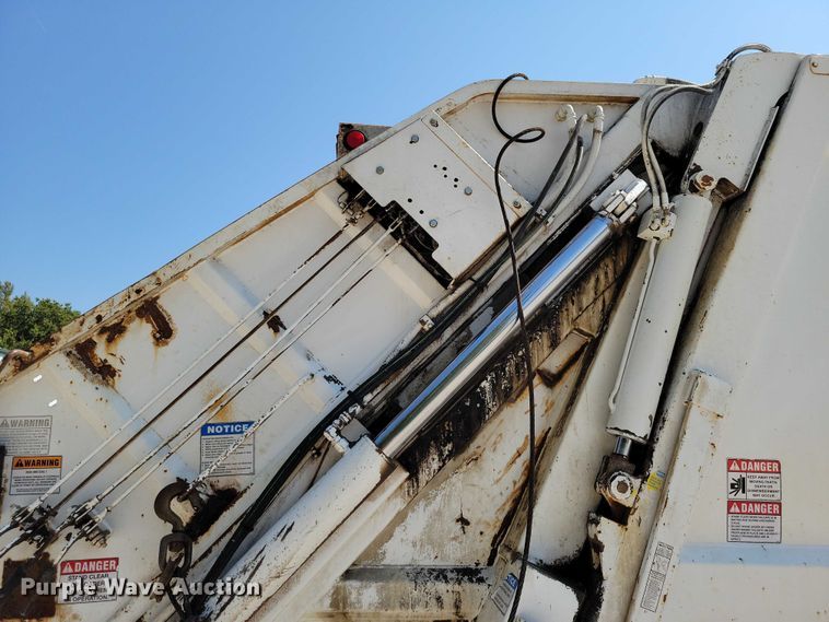 image for item DZ6566 2007 Freightliner  M2 Business Class refuse truck