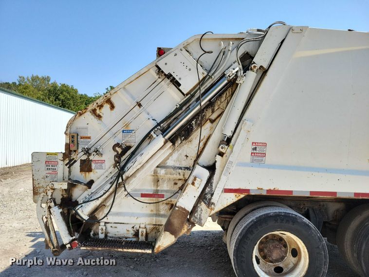 image for item DZ6566 2007 Freightliner  M2 Business Class refuse truck