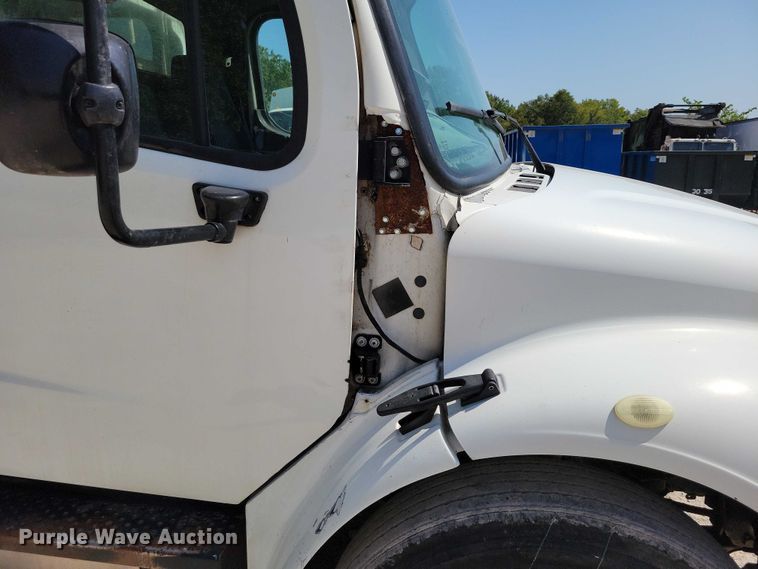 image for item DZ6566 2007 Freightliner  M2 Business Class refuse truck