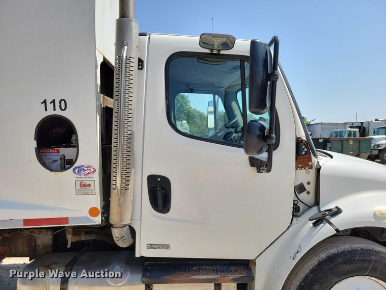 image for item DZ6566 2007 Freightliner  M2 Business Class refuse truck