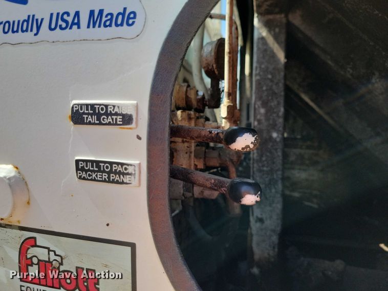 image for item DZ6566 2007 Freightliner  M2 Business Class refuse truck