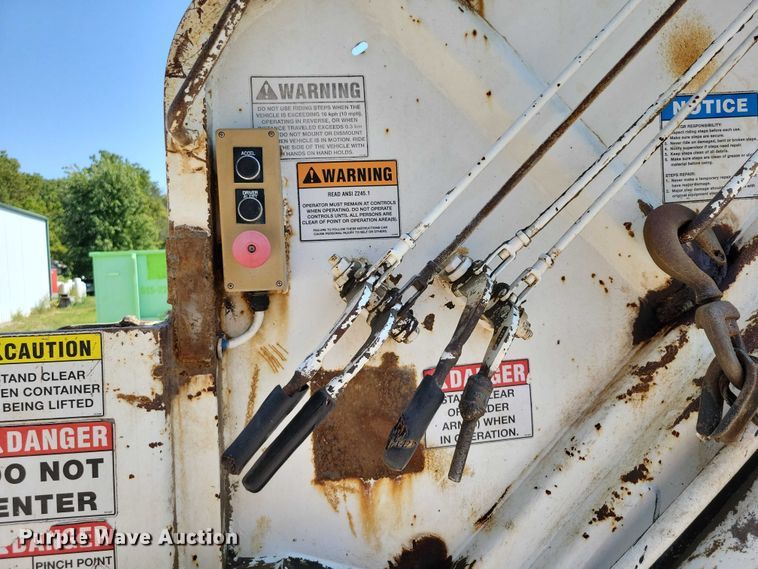 image for item DZ6566 2007 Freightliner  M2 Business Class refuse truck