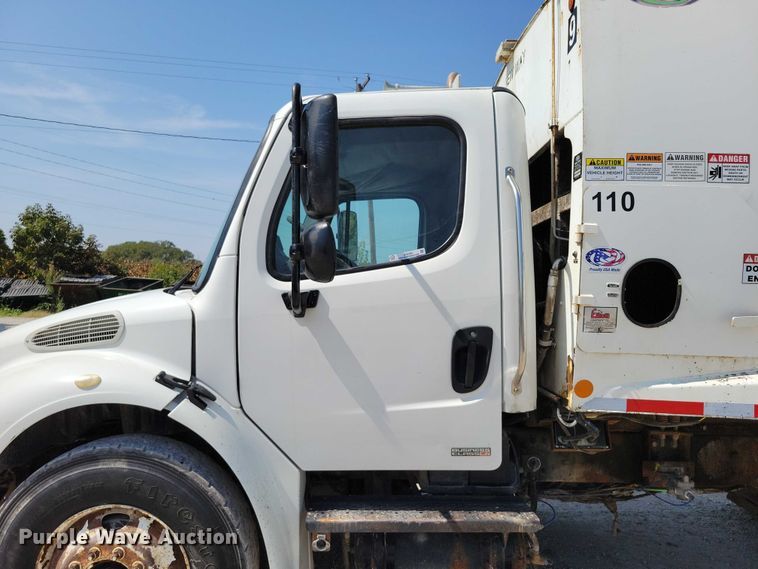 image for item DZ6566 2007 Freightliner  M2 Business Class refuse truck