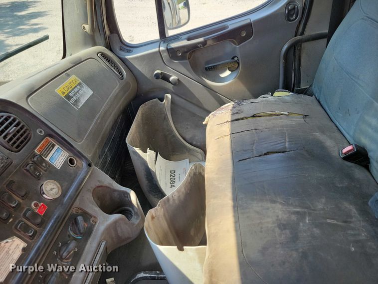 image for item DZ6566 2007 Freightliner  M2 Business Class refuse truck