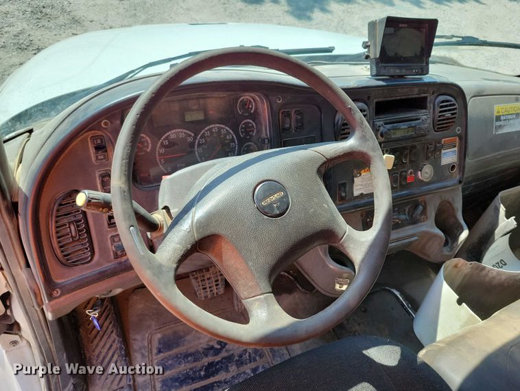 image for item DZ6566 2007 Freightliner  M2 Business Class refuse truck