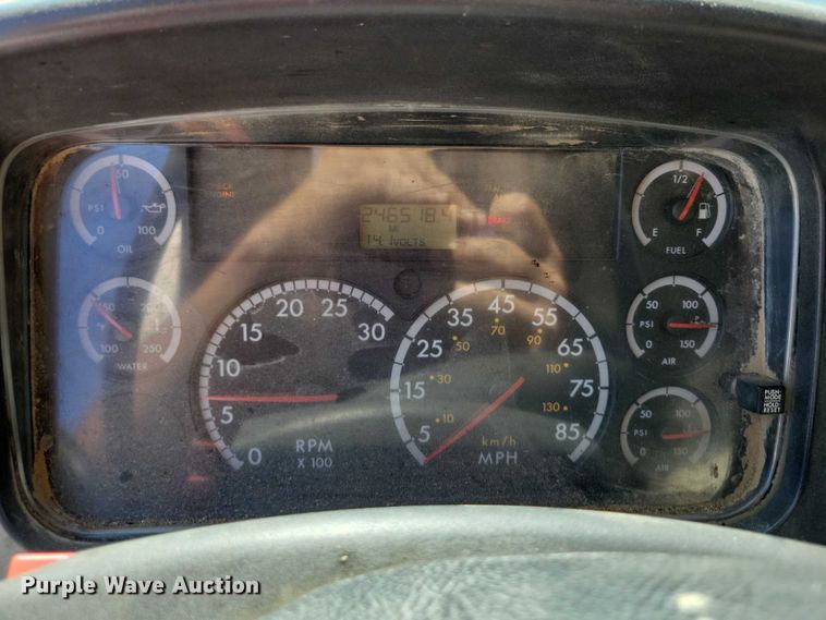 image for item DZ6566 2007 Freightliner  M2 Business Class refuse truck