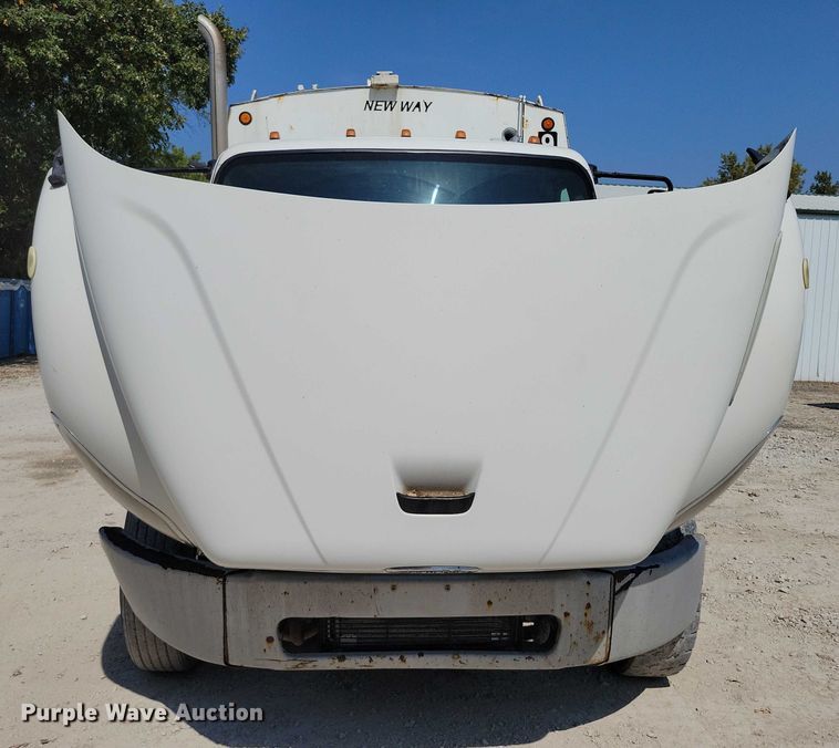 image for item DZ6566 2007 Freightliner  M2 Business Class refuse truck