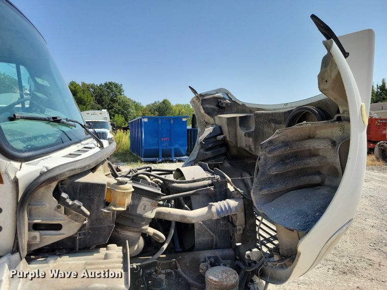 image for item DZ6566 2007 Freightliner  M2 Business Class refuse truck