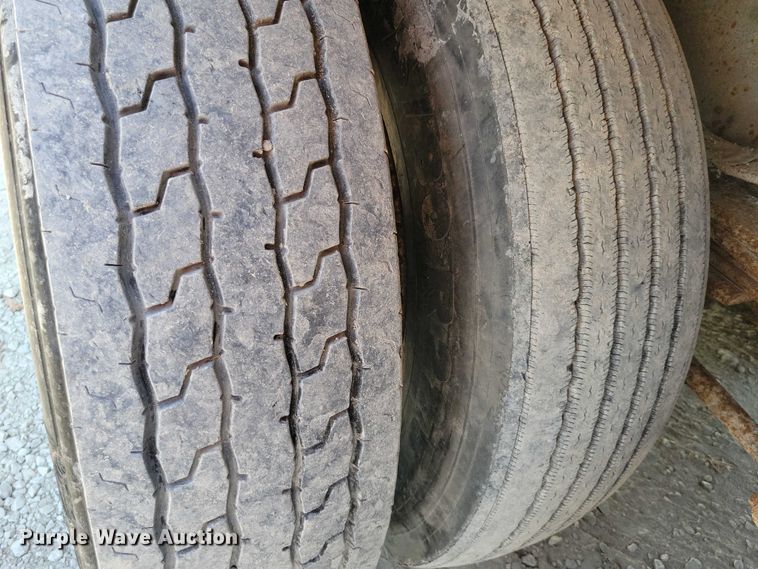 image for item DZ6566 2007 Freightliner  M2 Business Class refuse truck