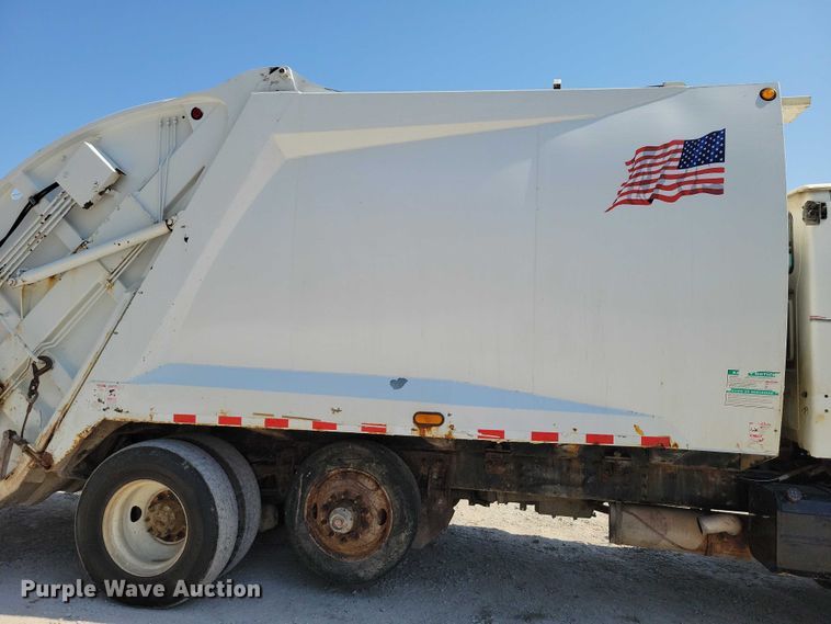 image for item DZ6567 1998 Ford L8513 refuse truck